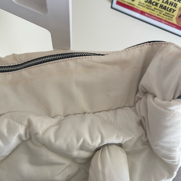 Zara Off White Quilted Tote w/ Removable Strap - Picture 5 of 9